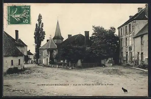 AK Saint-Léger-Magnazeix, Vue de la Place du côté de la Poste