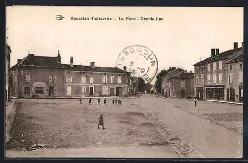 AK Bussière-Poitevine, La Place, Grande Rue