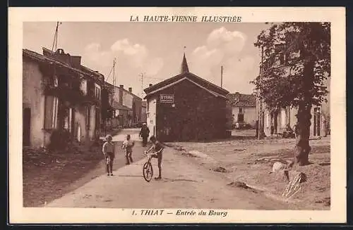 AK Thiat, Entrée du Bourg