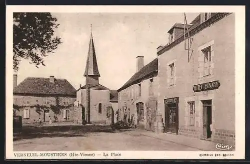 AK Verneuil-Moustiers, La Place avec l`église et l`hôtel Bonamy