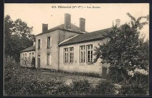 AK Villefavard, Les Écoles