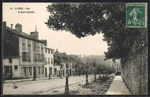 AK Trieix, Place du Quatre-Septembre avec arbres et bâtiments