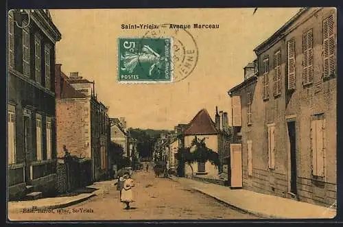 AK Saint-Yrieix, Avenue Marceau avec une fillette marchant dans la rue