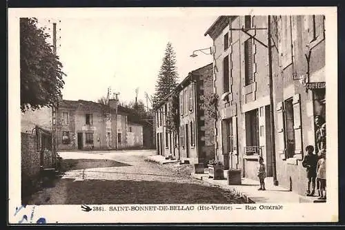 AK Saint-Bonnet-de-Bellac, Rue Centrale