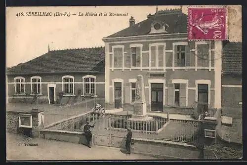 AK Séreilhac, La Mairie et le Monument