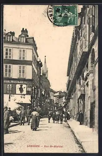 AK Limoges, Rue St-Martial animée avec passants et boutiques