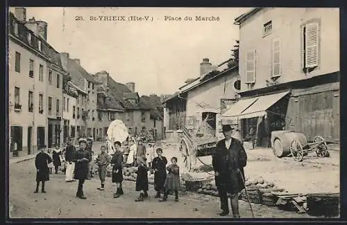 AK Saint-Yrieix, Place du Marché animée avec habitants et charrettes