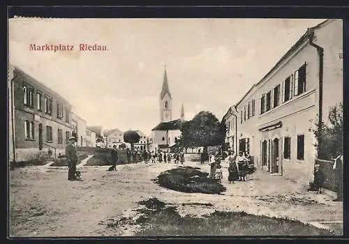 AK Riedau, Marktplatz mit Kirche