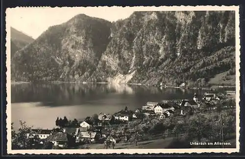 AK Unterach am Attersee, Gesamtansicht von einen Berg aus