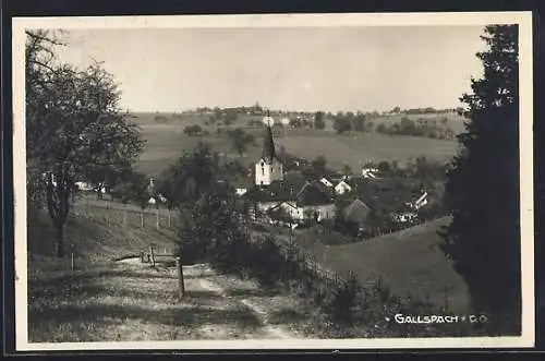 AK Gallspach /O.-Ö., Ortsansicht von einem Wanderweg aus