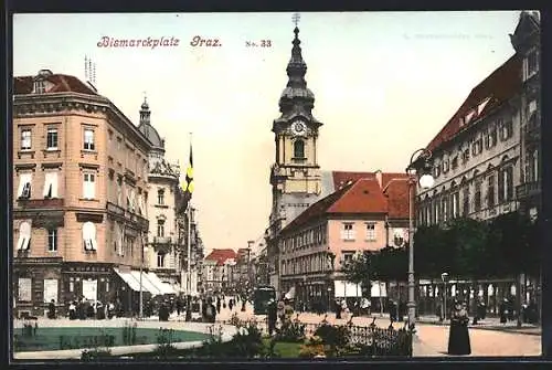 AK Graz, Bismarckplatz mit Geschäften, Strassenbahn und Passanten