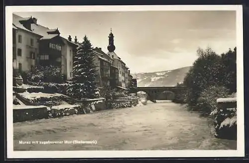 AK Murau /Steiermark, Teilansicht mit zugefrorener Mur