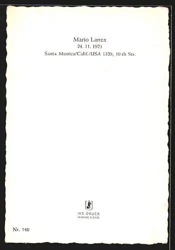 AK Schauspieler Mario Lanza im Anzug in die Kamera lächelnd