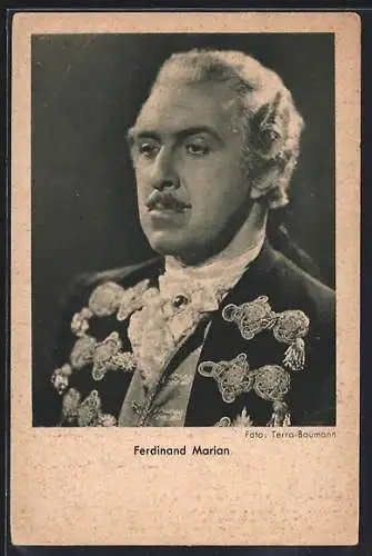 AK Schauspieler Ferdinand Marian in Adels-Kostüm