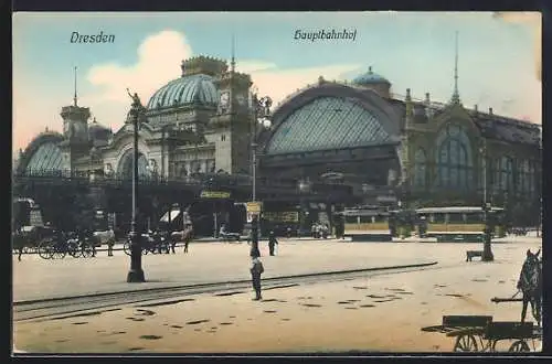 AK Dresden, Strassenbahn vor dem Hauptbahnhof