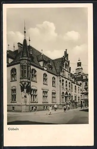 AK Döbeln, Stalinstrasse mit Postamt und Rathaus