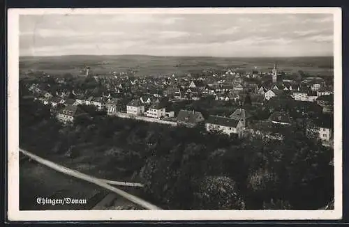 AK Ehingen / Donau, Totalansicht mit Häuser, Kirche und Umgebung aus der Vogelschau