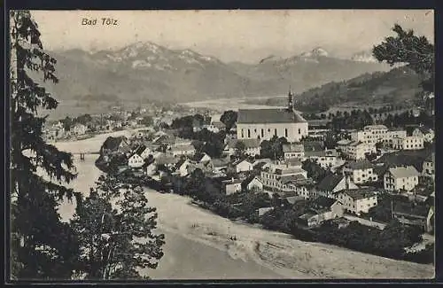 AK Bad Tölz, Flusspartie mit Brücke, Blick auf die Kirche