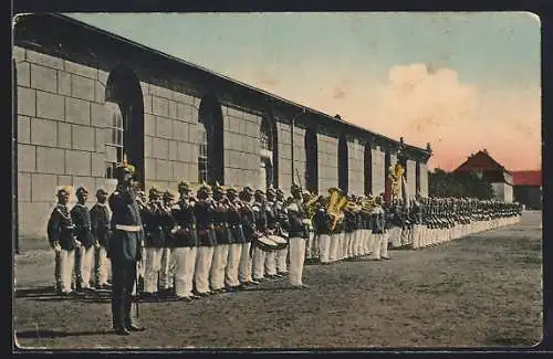 AK Dresden-Neustadt, Antreten der Wachtparade des Kgl. III. Grenadier-Regt. Nr. 101