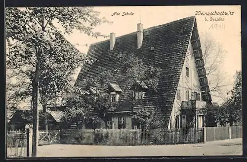 AK Dresden-Kleinzschachwitz, Alte Schule von der Strasse aus gesehen