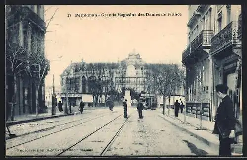 AK Perpignan, Grands Magasins des Dames de France, Strassenbahn