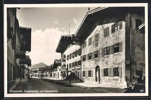 AK Mittenwald, Strassenpartie mit Neunerhaus