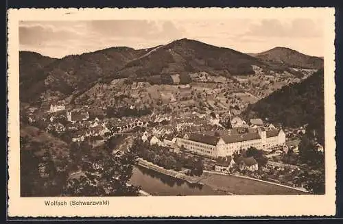 AK Wolfach /Schwarzwald, Gesamtansicht von einen Berg aus