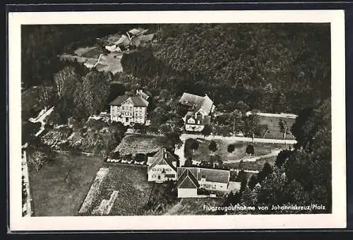 AK Johanniskreuz /Pfalz, Waldkurhaus vom Flugzeug aus