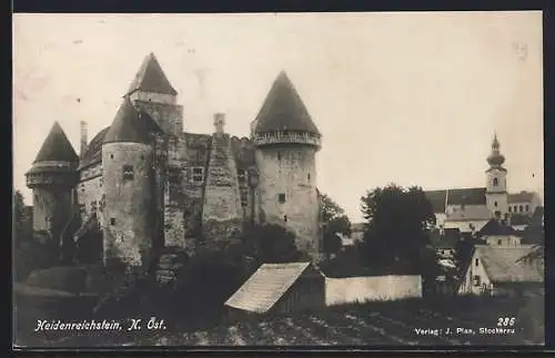 AK Heidenreichstein /N.-Öst., Blick zu Schloss und Kirche