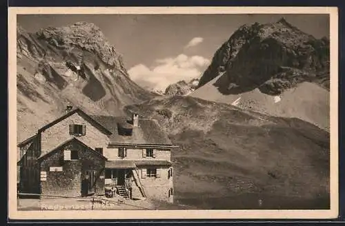 AK Rappenseehütte /Allgäuer Alpen, Hütte und Berggipfel im Sonnenschein