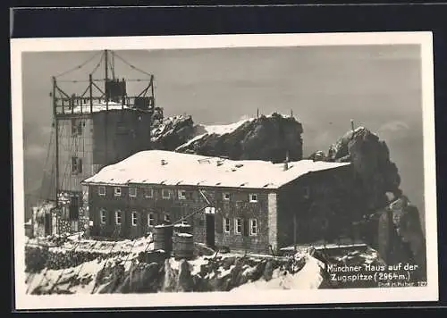 AK Münchner Haus /Zugspitze, Bergbaude im Schnee