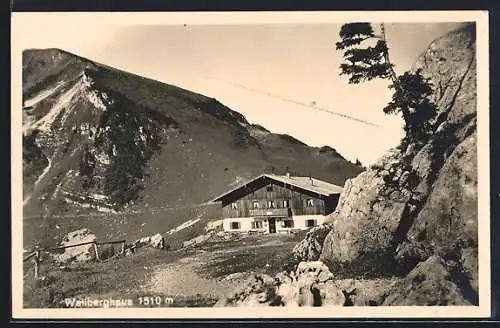 AK Wallberghaus am Tegernsee, Berghütte im Sonnenschein