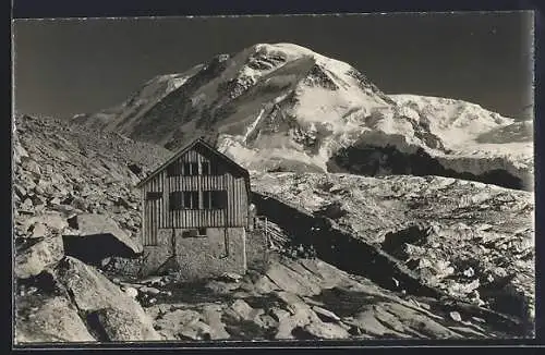 AK Bétemps-Hütte /Zermatt, Berghütte mit verschneiten Gipfeln