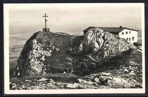 AK Hochfellnhaus /Bayerisches Hochland, Berghütte und Gipfelkreuz