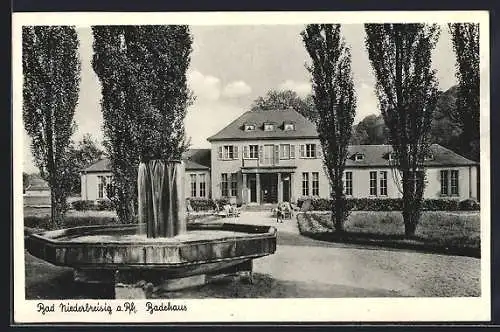 AK Bad Niederbreisig, Blick auf das Badehaus mit Brunnen