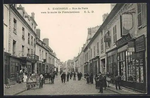 AK Essonnes, Rue de Paris vers la route de Fontainebleau, Strassenpartie