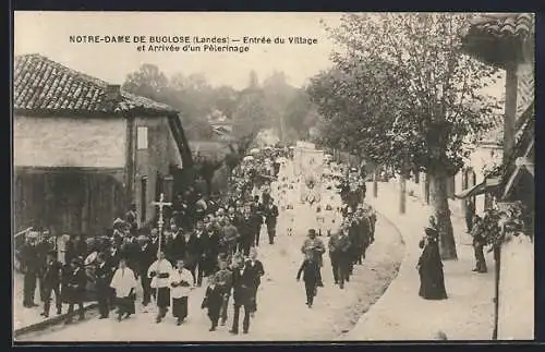 AK Notre-Dame-de-Buglose, Entrée du Village et Arrivée d'un Pélerinage