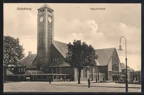 AK Oldenburg / O., Hauptbahnhof mit Strassenpartie