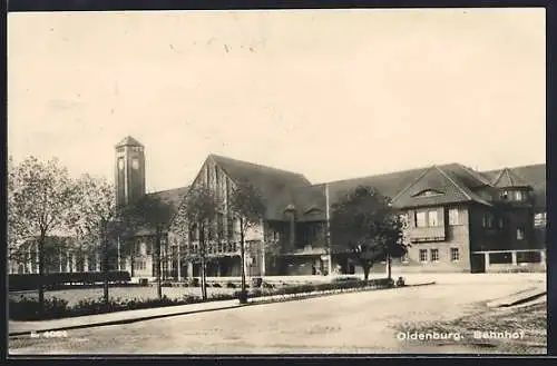 AK Oldenburg / O., Bahnhof mit Strassenpartie