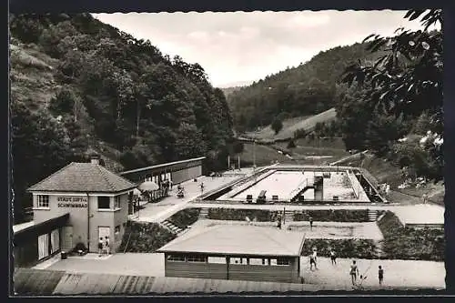 AK Gernsbach i. Murgtal, Städt. Schwimmbad, Totalansicht