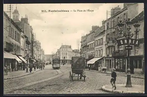 AK Fontainebleau, La Place de l`Étape, Strassenbahn