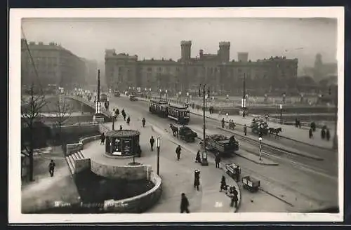 AK Wien, Augartenbrücke mit Strassenbahn