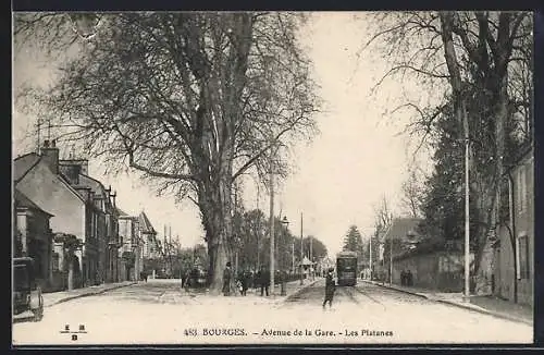 AK Bourges, Avenue de la Gare, Les Platanes, Strassenbahn