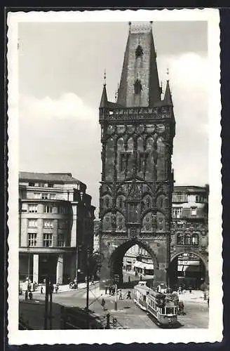 AK Prag, Pulverturm mit Strassenbahn