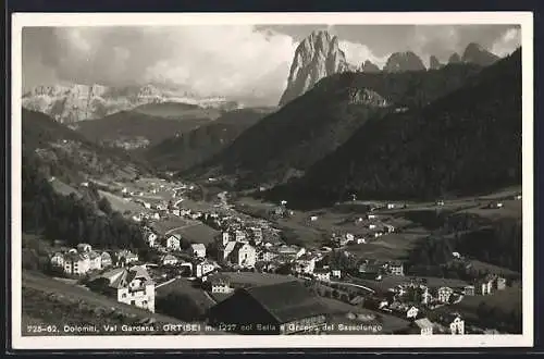 AK Ortisei /Val Gardena, Panorama col Sella e Gruppo del Sassolungo, Dolomiti