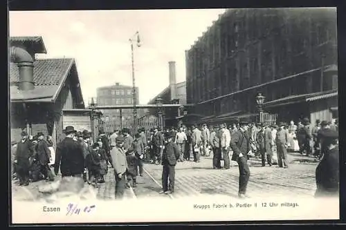 AK Essen, Krupps Fabrik b. Portier II, 12 Uhr mittags