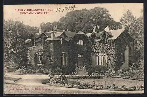 AK Fleury-sur-Andelle, Fontaine-Rosette couverte de lierre