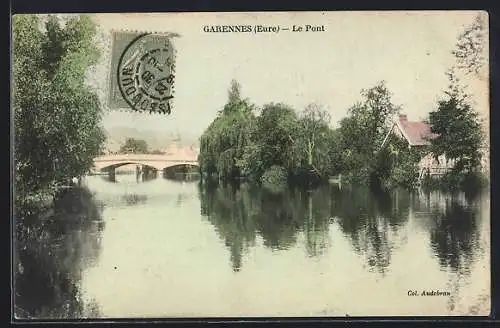 AK Garennes, Le Pont sur la rivière avec paysages verdoyants