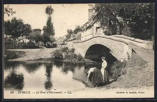 AK Évreux, Le Pont d`Harrouard et scène bucolique au bord de l`eau