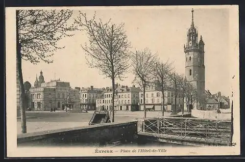 AK Évreux, Place de l`Hôtel-de-Ville